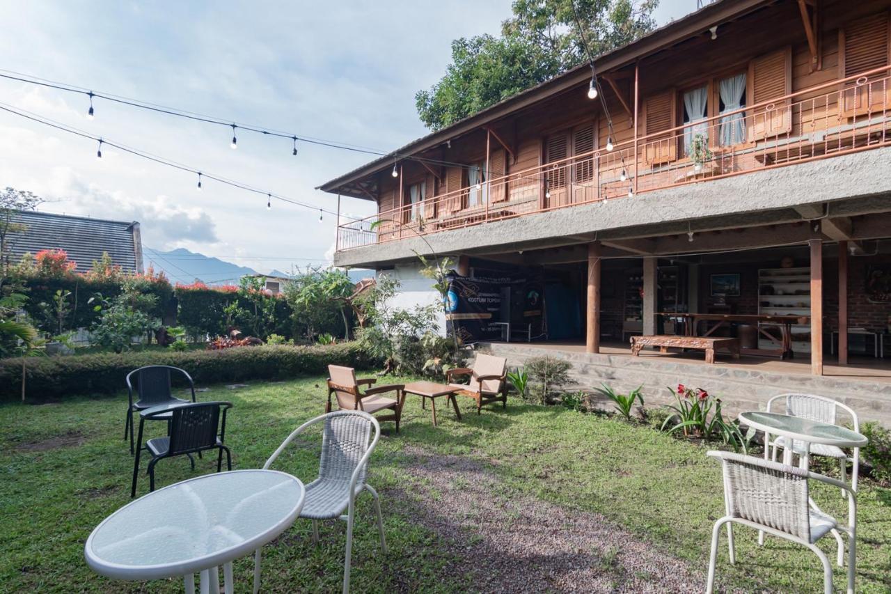 Samakta Guest House Lembang Exterior foto