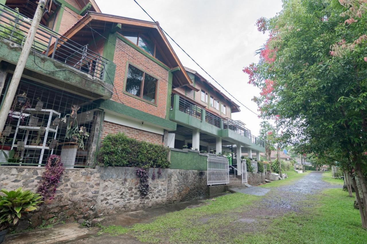 Samakta Guest House Lembang Exterior foto